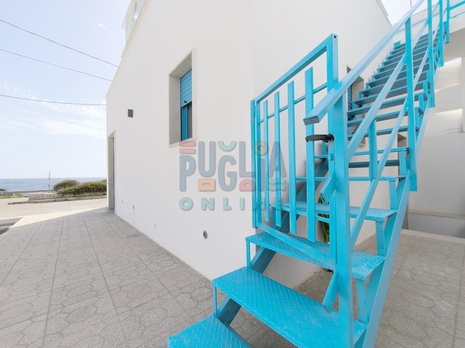 Appartement Bilocale Blue House Fronte Mare, A Posto Rosso à Capilungo Extérieur photo