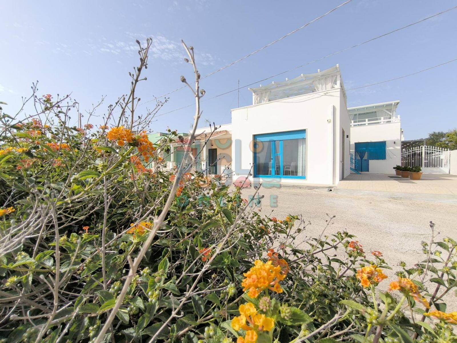 Appartement Bilocale Blue House Fronte Mare, A Posto Rosso à Capilungo Extérieur photo